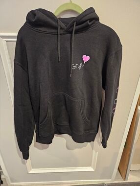 George not found streamer hoodie. Unisex size small. Pink And Black Hearts